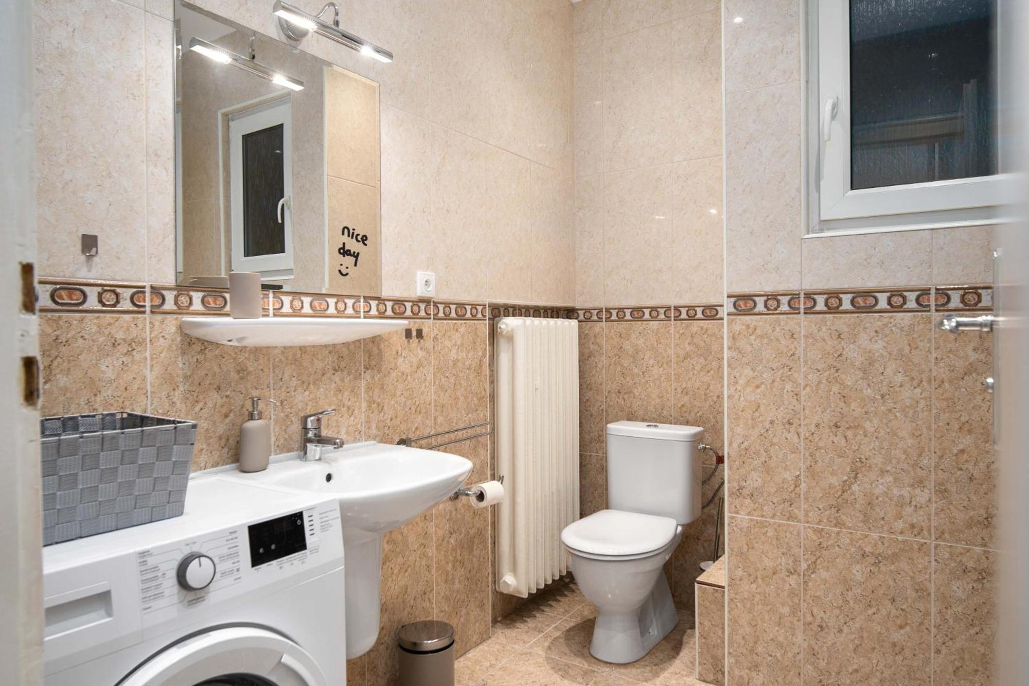 Best Location Apartment Air-Conditioned Братислава Екстер'єр фото
