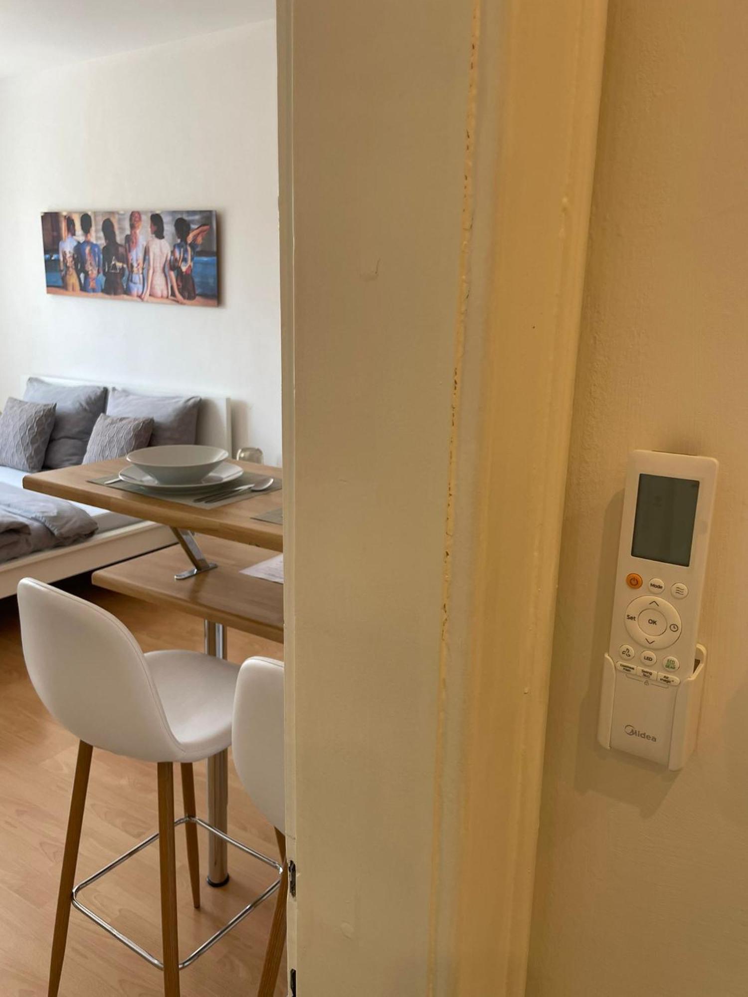 Best Location Apartment Air-Conditioned Братислава Екстер'єр фото